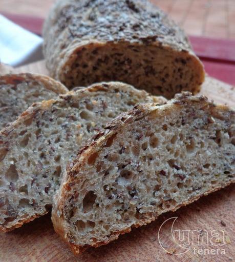 Pane Integrale con Erba Cipollina e Semi di Lino