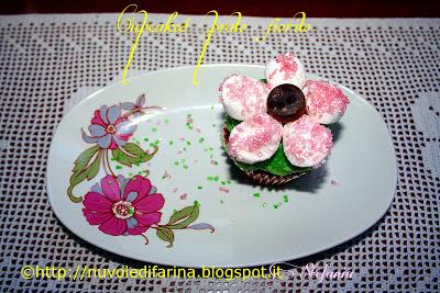 Cupcakes prato fiorito e un piccolo annuncio