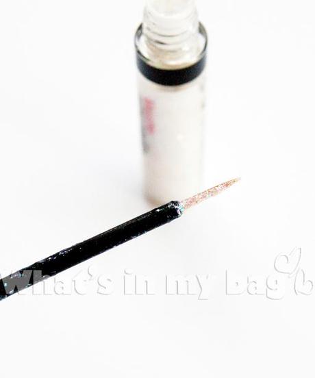 A close up on make up n°129: deBBy, Eyeliner Glitter n°1