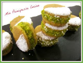 Dolcetto con ricotta e pistacchi