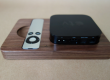 BLOC: Un elegante accessorio per Apple Tv in Noce