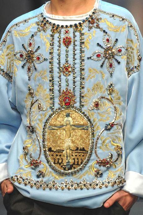 ICONOGRAFIA RELIGIOSA NELLE STAMPE E RICAMI DELLA COLLEZIONE UOMO A/I 2013/14 di DOLCE & GABBANA