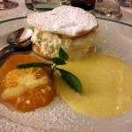 Sfogliatina di ricotta con salsa d'arancia