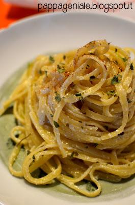 Linguine salvacena: ricordando l'aglio e olio