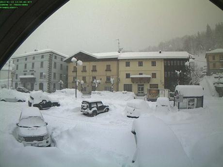 ABBONDANTI NEVICATE SULL'APPENNINO TOSCO-EMILIANO