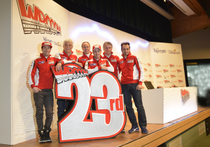 (From left) Nicky Hayden, Gabriele Del Torchio, Bernhard Gobmeier, Andrea Dovizioso, Paolo Ciabatti, Vittoriano Guareschi