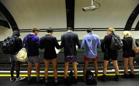 senza-pantaloni-no-pants-subway-ride-2013-01-terapixel.jpg
