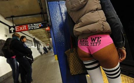 senza-pantaloni-no-pants-subway-ride-2013-08-terapixel.jpg