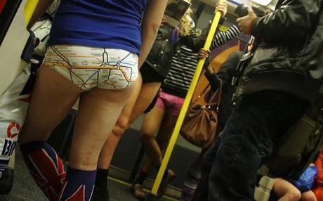 senza-pantaloni-no-pants-subway-ride-2013-05-terapixel.jpg