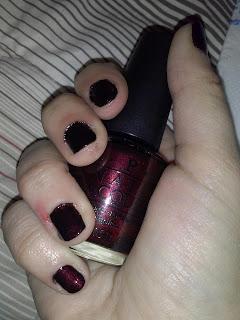 Put your hands up in the air - NOTD(N): OPI Midnight in Moscow