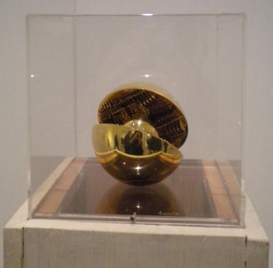 Arnaldo Pomodoro, Rotante con sfera interiore, 1967, bronzo