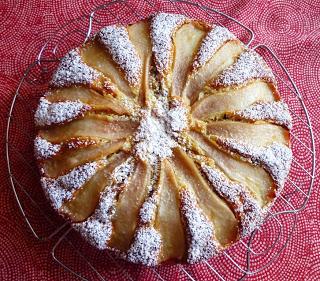 Torta pere, amaretti e cioccolato