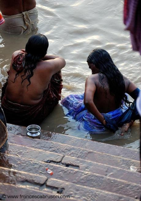 Viaggio nella mistica Varanasi sulle rive del Gange