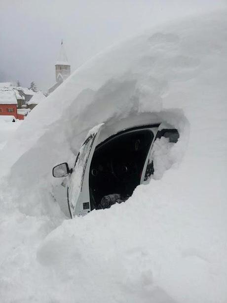 SPAGNA: APOCALISSE DI NEVE SUI PIRENEI