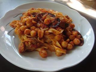 Tagliatelle ceci e pesce.