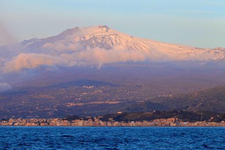 Il mondo visto dal mare: viaggio in barca a vela sulle onde del Mediterraneo