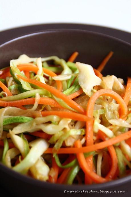 WOK DI VERDURE CON SALSA DI SOIA E ZENZERO