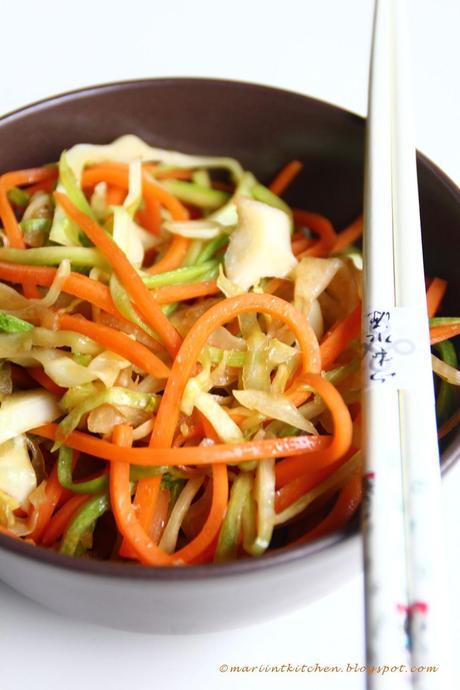 WOK DI VERDURE CON SALSA DI SOIA E ZENZERO