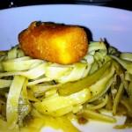 Tagliatelle di kamut di Felicetti ai carciofi con guanciale e fonduta croccante di taleggio di Sandro Mesiti