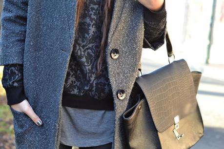 Minimal: Grey Coat&Sweater;.