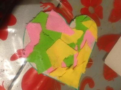 Lavoretto per San Valentino: cuori di cartone per una farfalla
coloratissima