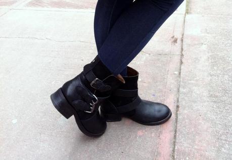 The gray hoodie girl