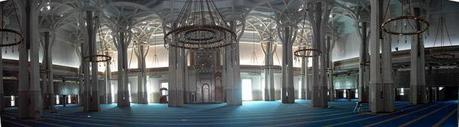 800px-Moschea_-_sala_principale_3082-6