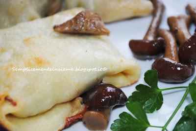 Crespelle con funghi e speck