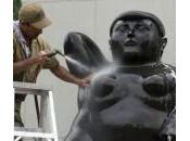 scena famoso lavaggio delle statue Medelin