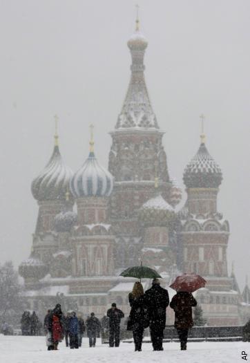 LA RUSSIA SOTTO GRANDI ACCUMULI DI NEVE