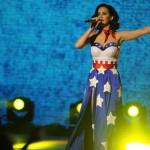 Katy Perry canta per Obama con l'abito a stelle e strisce 09