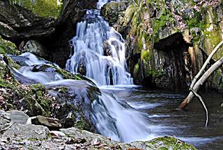 Acqua che scorre in Valgrande.