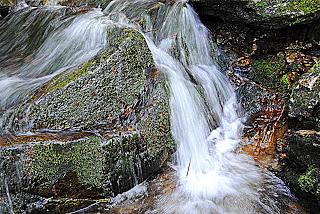 Acqua che scorre in Valgrande.