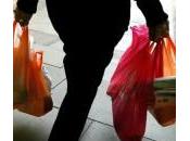 Crisi, crollano consumi: redditi tornando indietro anni