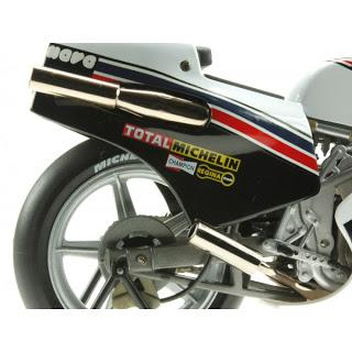 Suzuki RGV500 nº 5 Marco Luchinelli (1981) Altaya 1/12