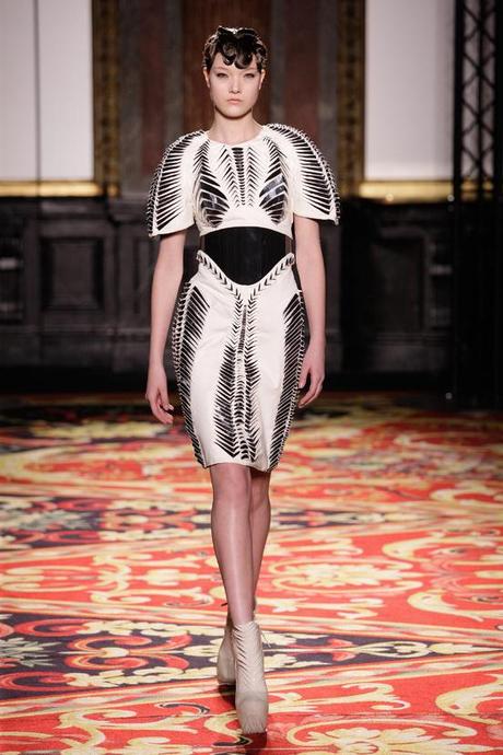 Paris Haute Couture - Sogni geometrici con Iris Van Herpen