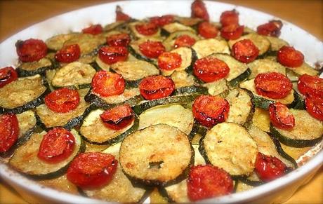 PATATE, ZUCCHINE E POMODORINI AL FORNO