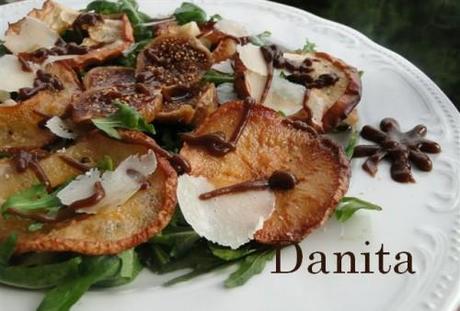 Insalata di frutta secca con riduzione di aceto balsamico