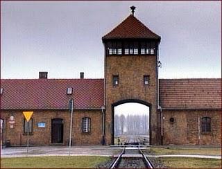 AUSCHWITZ