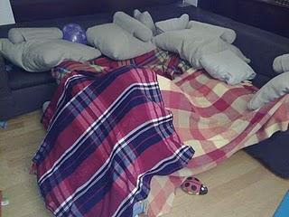 QUELLI CHE IL DIVANO SI' vs QUELLI CHE IL DIVANO NO