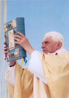 Papa Benedetto XVI e i Gay, nel suo Libro Nuovo Attacco Omofobo
