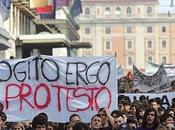 Proteste studentesche, ironia contraddizione