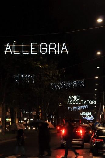 Le frasi di Mike Bongiorno illuminano il Natale a Milano