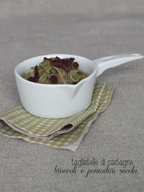 Tagliatelle di farina di castagne con crema di broccoli e pomodori secchi