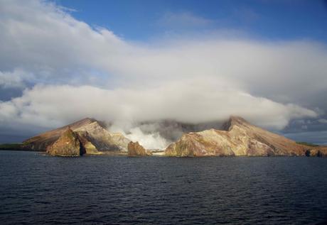 NUOVA ZELANDA: WHITE ISLAND PIU' ATTIVA DAGLI ANNI '90