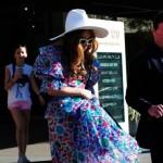 Lady Gaga, coloratissima fa shopping da Kitson Kids04