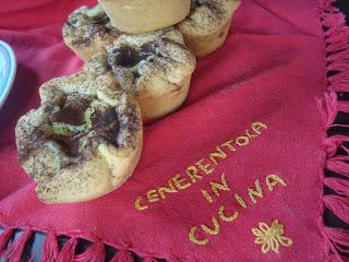 Crostatine con crema al rum e torrone.