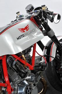 Ducati 1000  Moto Brilliance