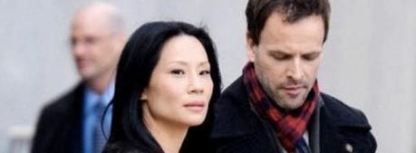 Lucy Liu e Johnny Lee Miller a Brooklyn sul set di Elementary