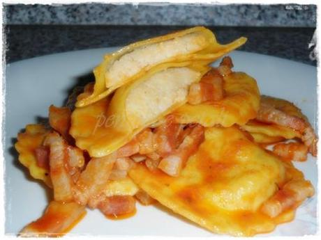 girasoli ravioli con polpa di granchio pancetta e sugo al peperoncino (2)